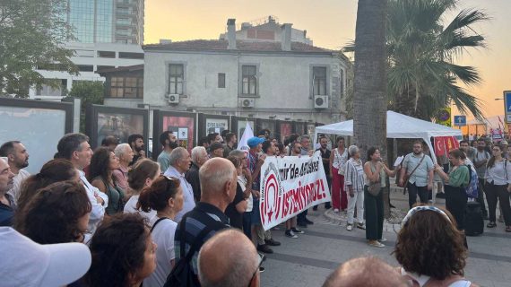 İzmir’de ve Hiçbir Yerde ABD Savaş Gemisi İstemiyoruz