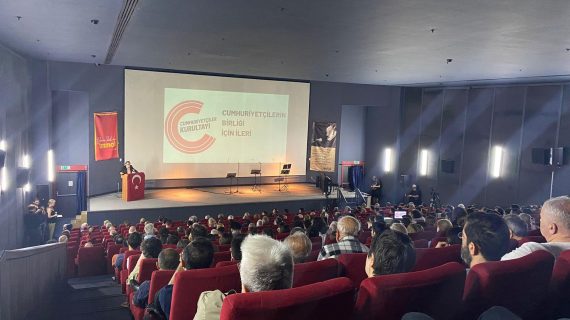 Cumhuriyetçiler Kurultayı başladı: ‘Meydan okumaya karşı meydan okuma şarttır’
